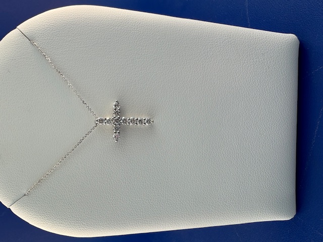 56 ct lab grown diamond cross in 14 kt white gold 18 inch chain included
