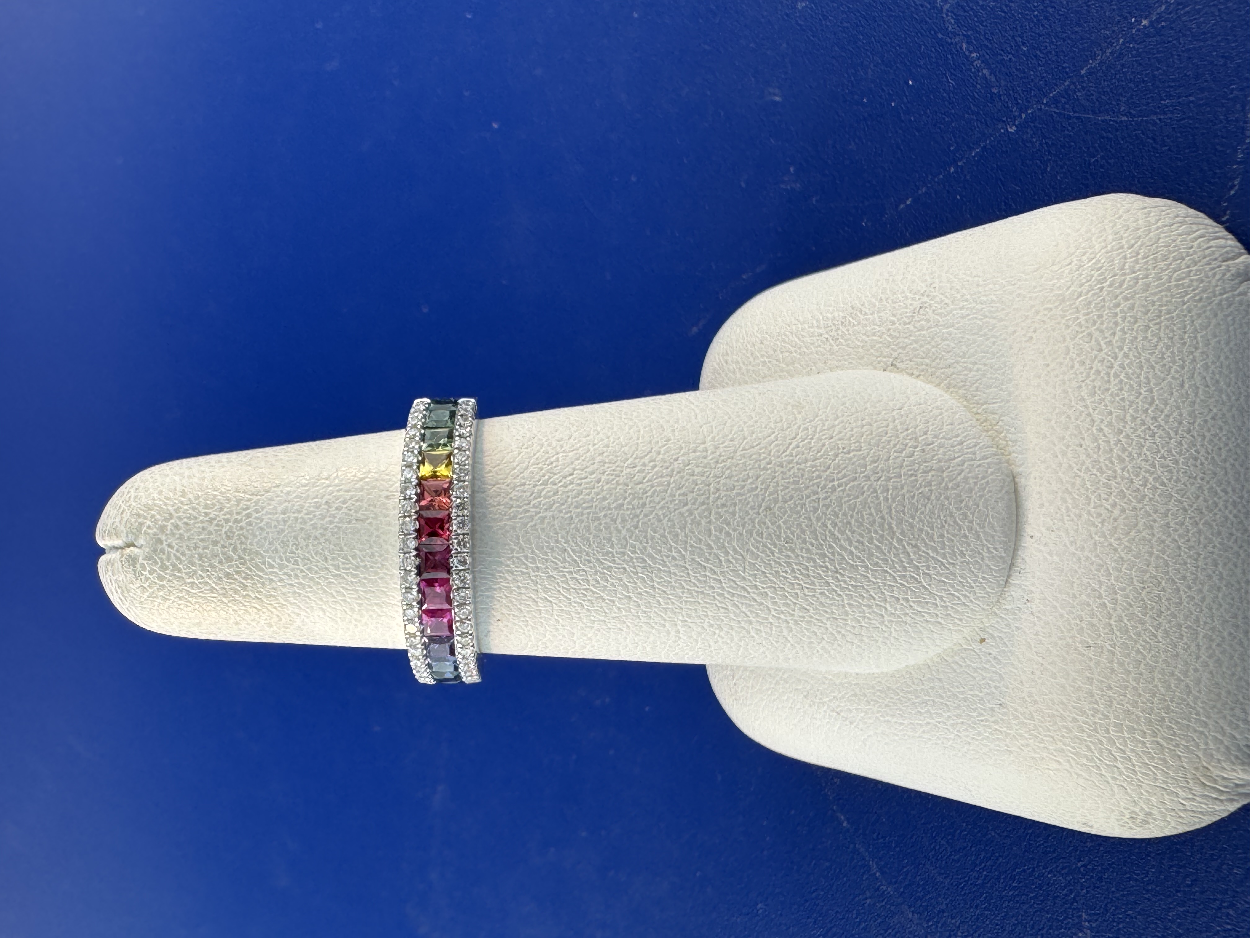 Multi color sapphire ring I’m 18 kt white gold