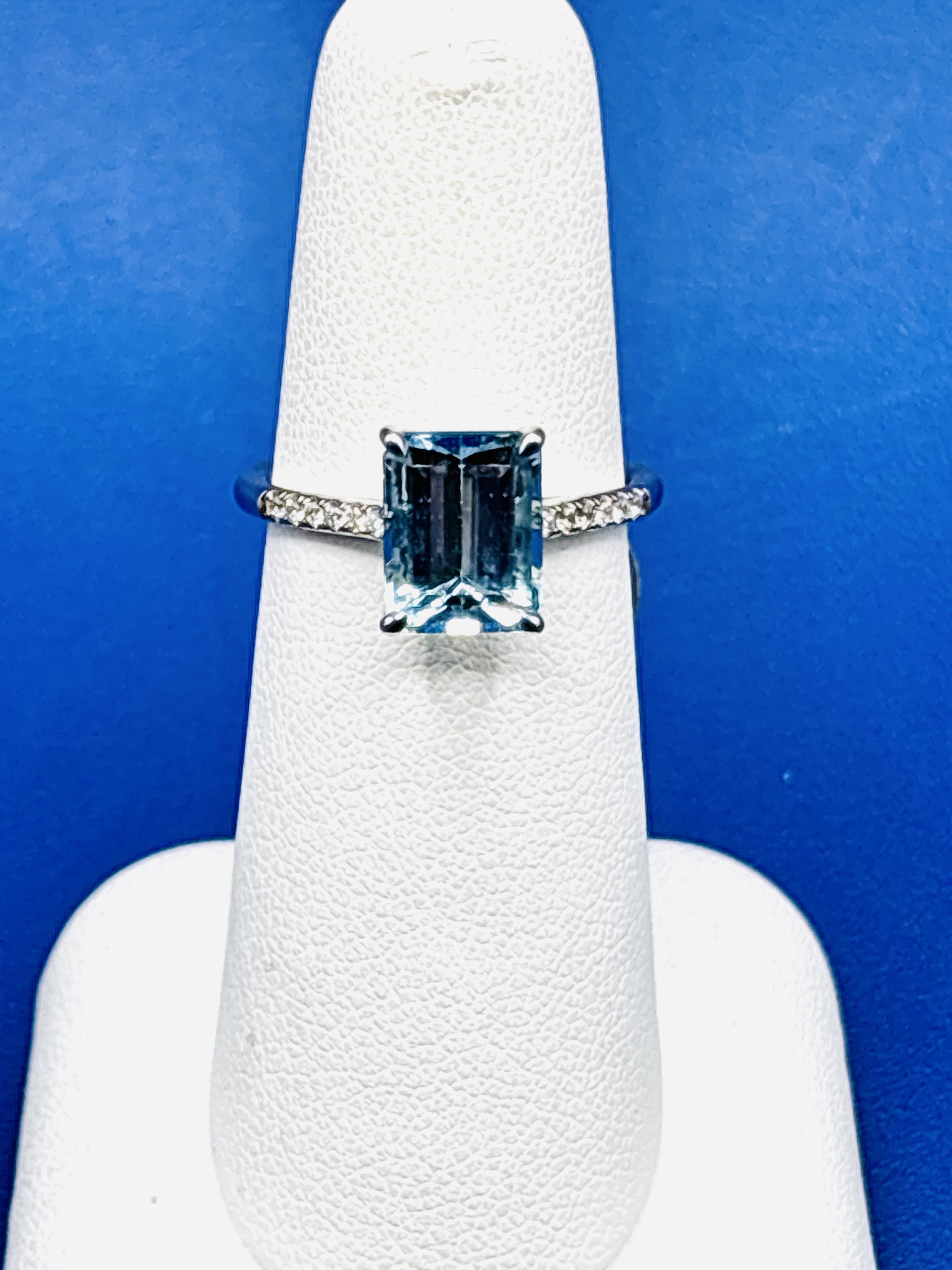 Emerald Cur Aquamarine & Diamond Ring