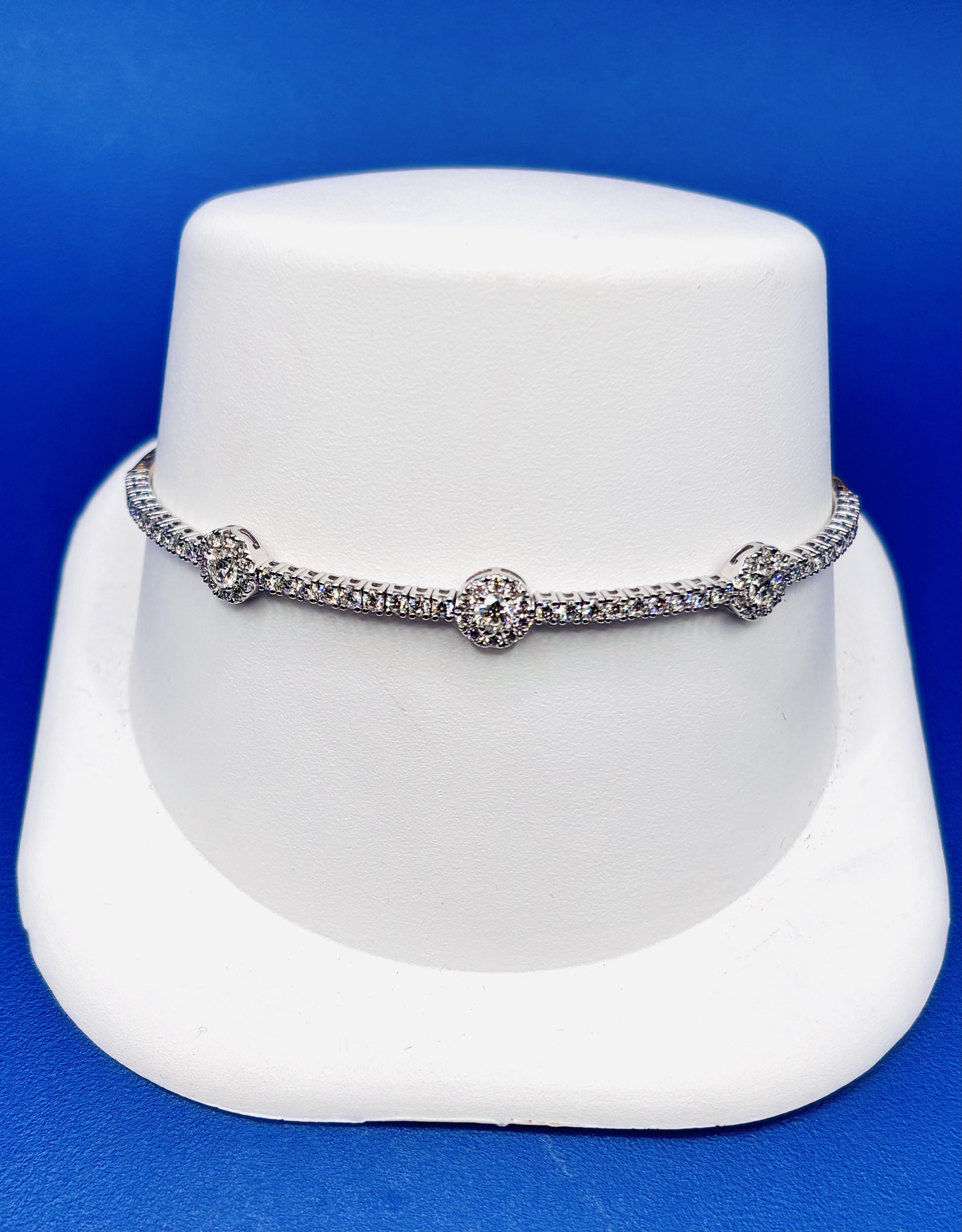 Flexible White Gold Diamond Bracelet