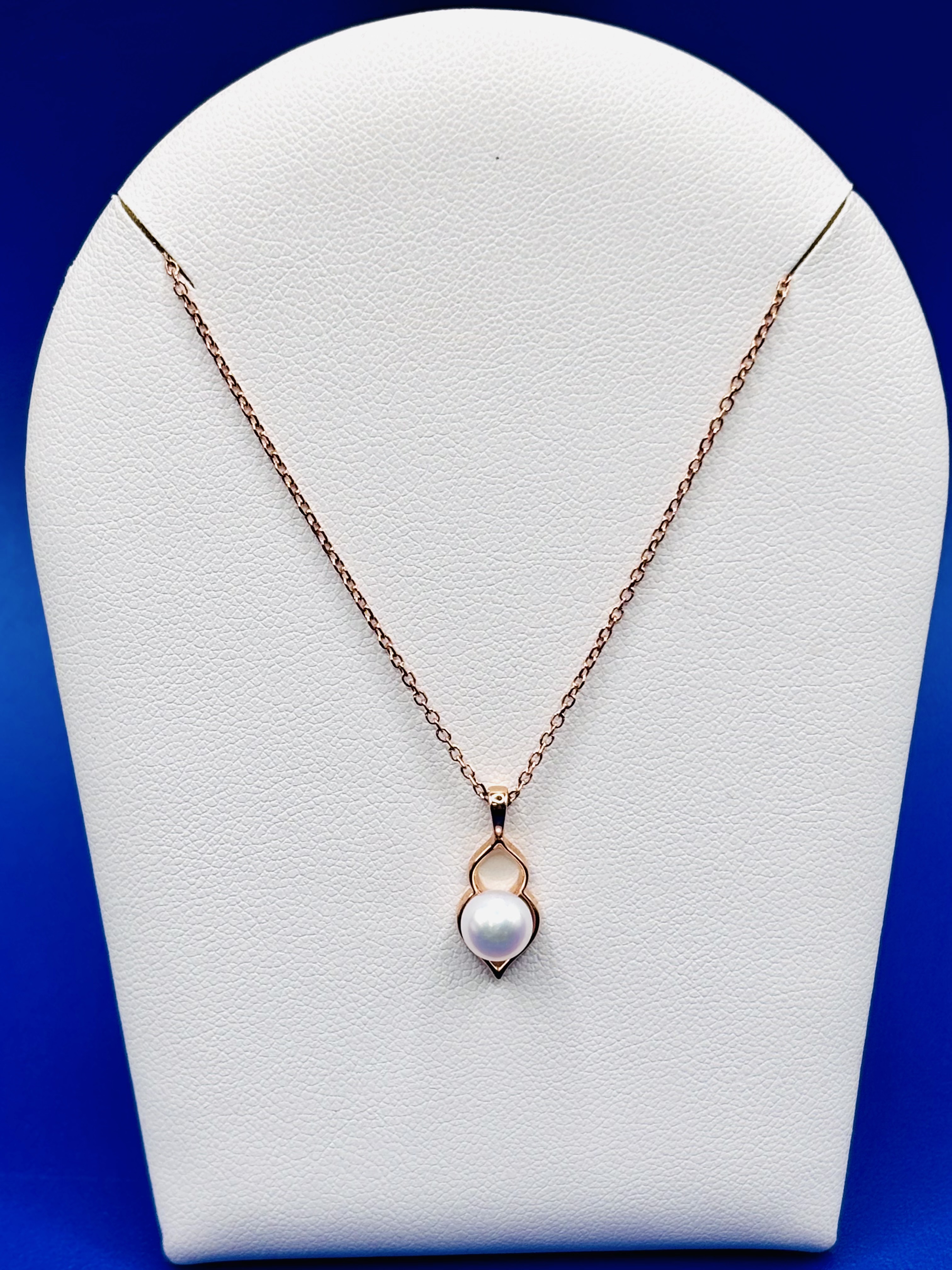 Rose gold Pearl Drop Pendant