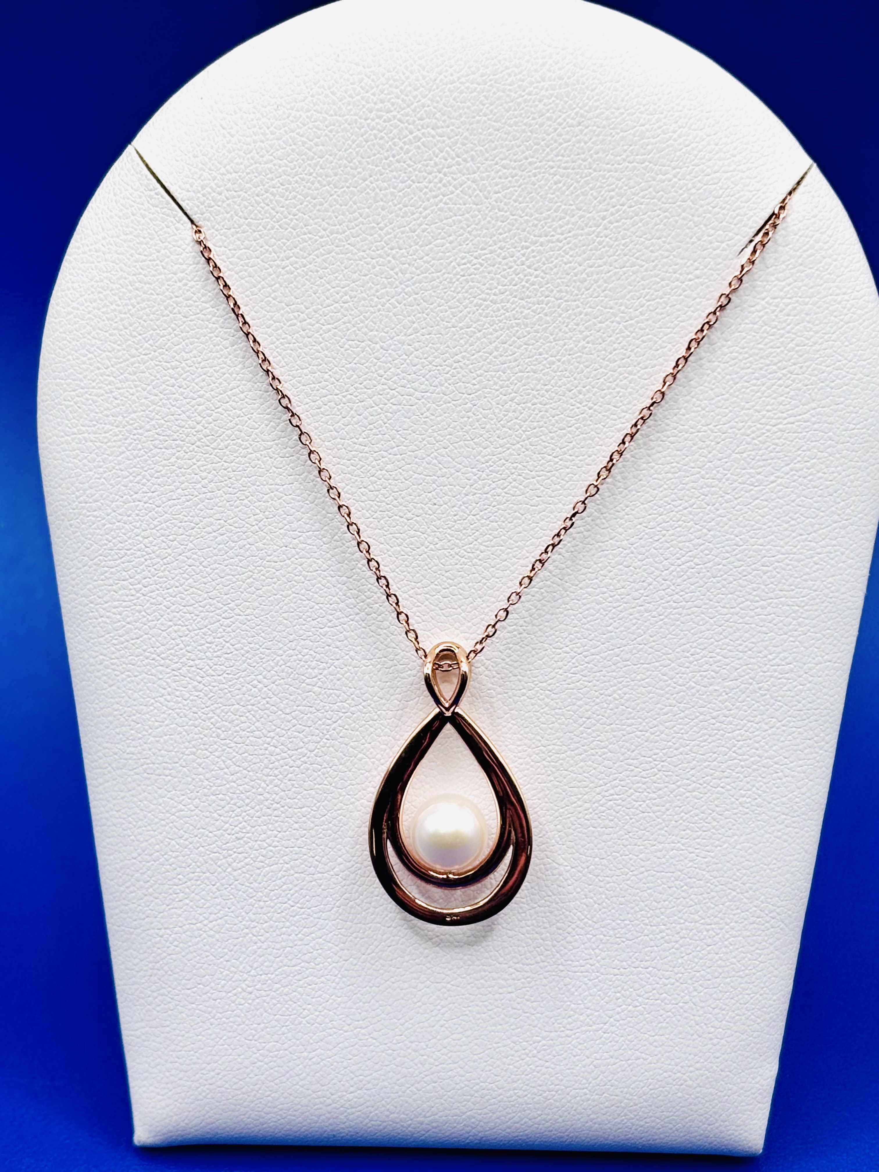 Rose Gold Fresh Water Pendant