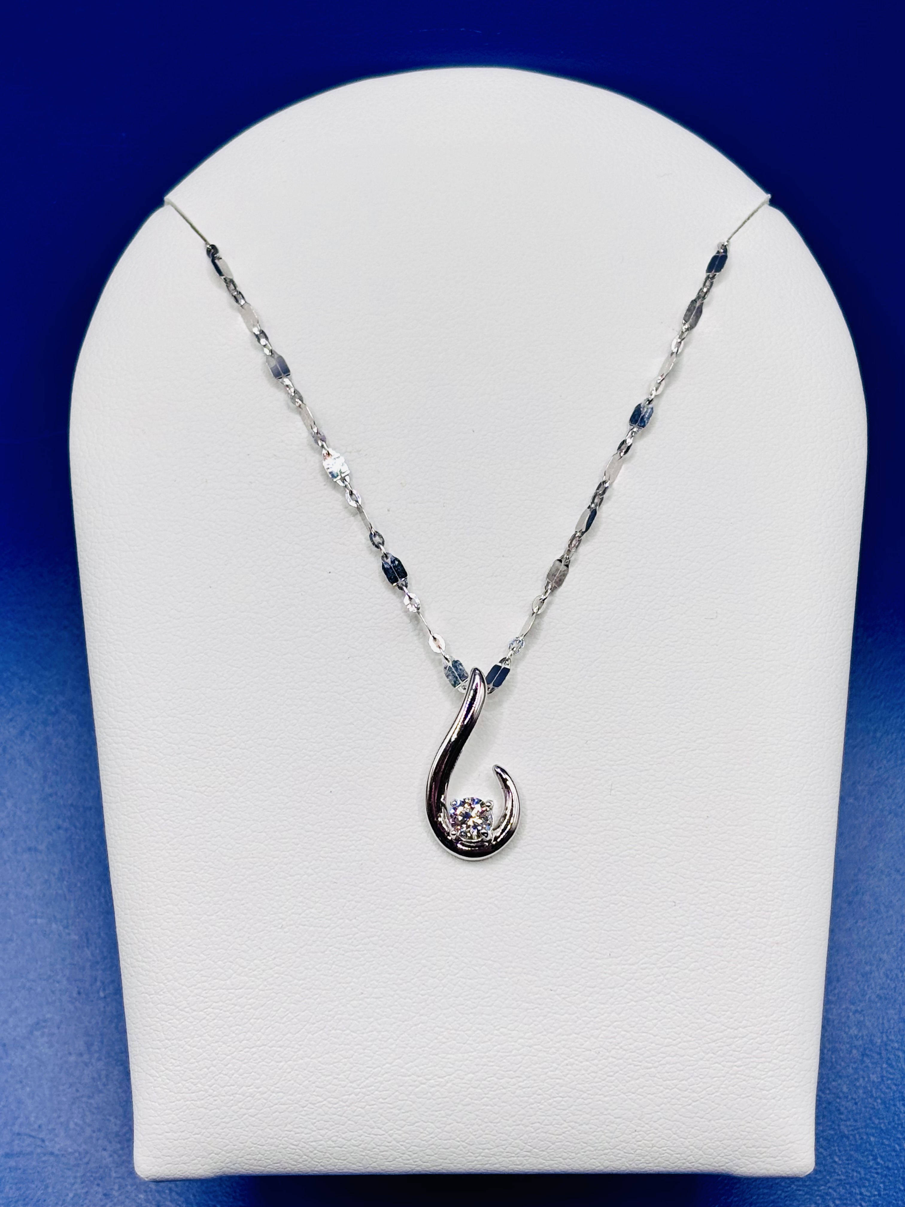 14Kt White Gold Mirror Gucci Link Chain with Diamond Hook Pendant